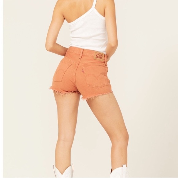 Levi's® Premium 501® High Rise Women’s Colored Denim Shorts in Leaf Orange Sz 26 - Picture 4 of 12